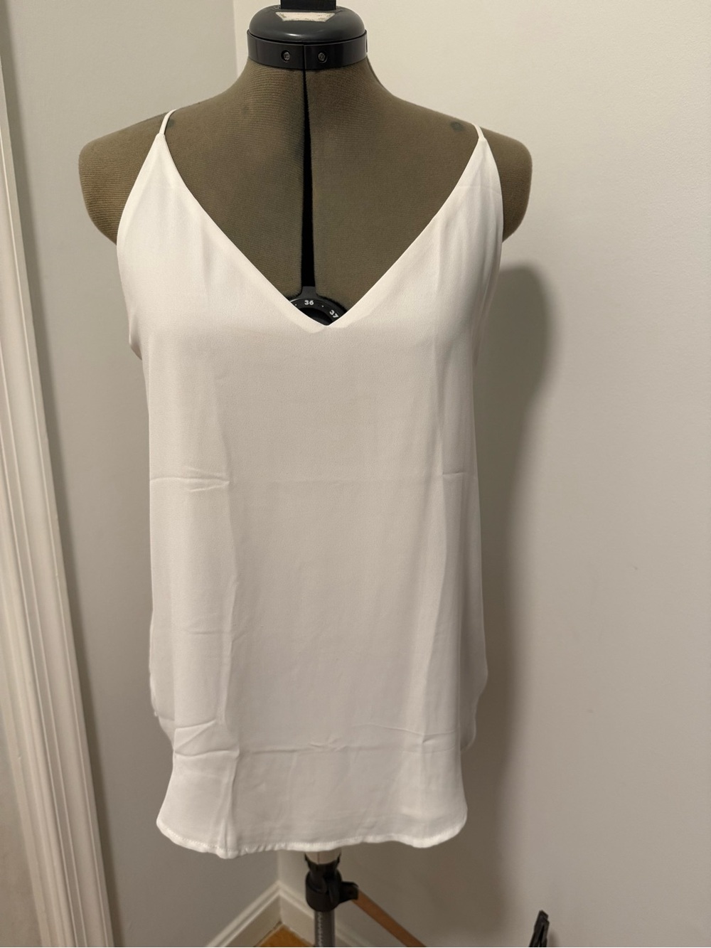ROMWE White V-Neck Spaghetti Strap Cami Tank